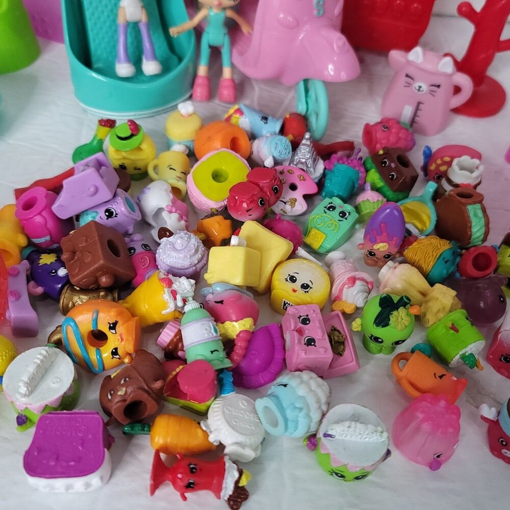 Lot Of Shopkins Figures Super Cute Mixed Lot, hats, food, household items - Picture 8 of 8